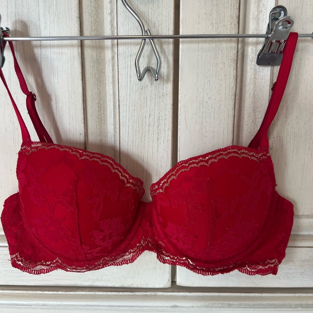 Red with gold trim VS Dream Angels Bra 32d